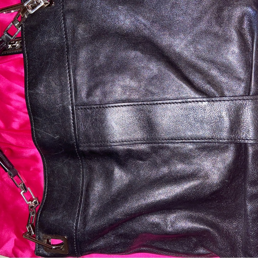 ROGER VIVIER BEAUTIFUL, CLASSIC SHOULDER BAG! PRICE IS NEGOTIABLE! - Picture 9 of 12